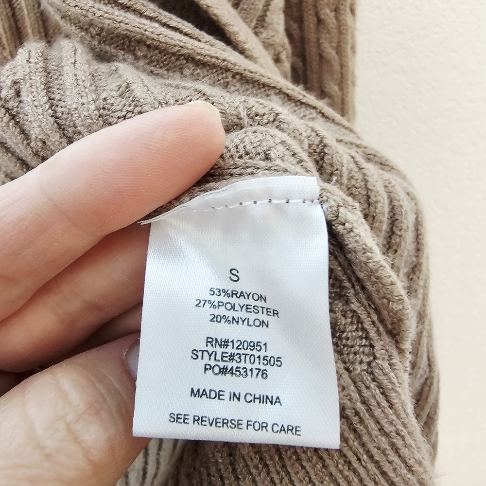 Olive + Oak Women's Brown Ribbed Sweater Cardigan Size Small NWT - Picture 4 of 7